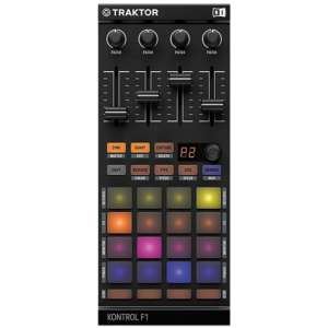 imagen principal superior de el controlador Traktor F1 sus botones y faders se distribuyen de la siguiente manera: Encoders de filtro: Cuatro potenciómetros distribuidos horizontalmente en la parte superior del controlador. Faders: Cuatro deslizadores horizontales debajo de los encoders de filtro. Se utilizan para controlar el volumen de las pistas. Botones iluminados Ubicados debajo de los faders, De izquierda a derecha: Sync: Sincroniza el ritmo de dos pistas. Quant: Ajusta la cuantización de las pistas. Capture: Captura un loop. Pantalla LED: Ubicada en el lado derecho del controlador, muestra información. Potenciómetro de opciones: Ubicado a la derecha de la pantalla LED, se utiliza para ajustar la configuración del controlador. Botones iluminados Ubicados debajo de la pantalla led, De izquierda a derecha: Shift: Cambia la función de otros botones. Reverse: Invierte la reproducción de una pista. Type: Selecciona el tipo de punto de cue. Size: Ajusta el tamaño de los loops. Browse: Navega por la biblioteca de música. Pads iluminados: Veinte pads iluminados debajo de los botones. Se utilizan para disparar samples, loops y realizar otras acciones.