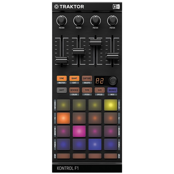 imagen principal superior de el controlador Traktor F1 sus botones y faders se distribuyen de la siguiente manera: Encoders de filtro: Cuatro potenciómetros distribuidos horizontalmente en la parte superior del controlador. Faders: Cuatro deslizadores horizontales debajo de los encoders de filtro. Se utilizan para controlar el volumen de las pistas. Botones iluminados Ubicados debajo de los faders, De izquierda a derecha: Sync: Sincroniza el ritmo de dos pistas. Quant: Ajusta la cuantización de las pistas. Capture: Captura un loop. Pantalla LED: Ubicada en el lado derecho del controlador, muestra información. Potenciómetro de opciones: Ubicado a la derecha de la pantalla LED, se utiliza para ajustar la configuración del controlador. Botones iluminados Ubicados debajo de la pantalla led, De izquierda a derecha: Shift: Cambia la función de otros botones. Reverse: Invierte la reproducción de una pista. Type: Selecciona el tipo de punto de cue. Size: Ajusta el tamaño de los loops. Browse: Navega por la biblioteca de música. Pads iluminados: Veinte pads iluminados debajo de los botones. Se utilizan para disparar samples, loops y realizar otras acciones.