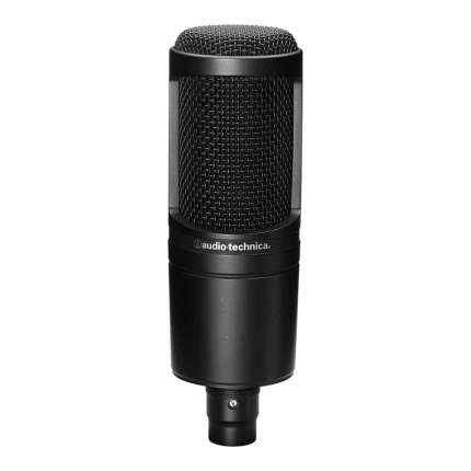 Micrófono de condensador Audio-Technica AT2020 negro con patrón polar cardioide en AVI Play.